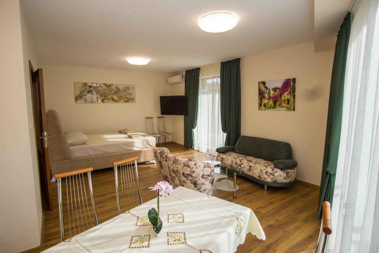 Guest Apartments Stela Tsarevo Exterior photo